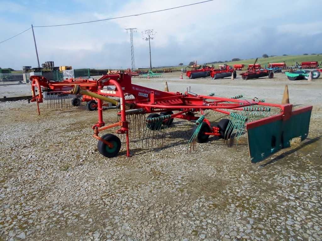 Juntador de feno kverneland 4,20m