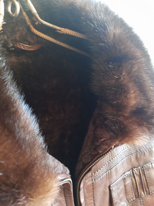 Шкіряна зимова чоловіча куртка