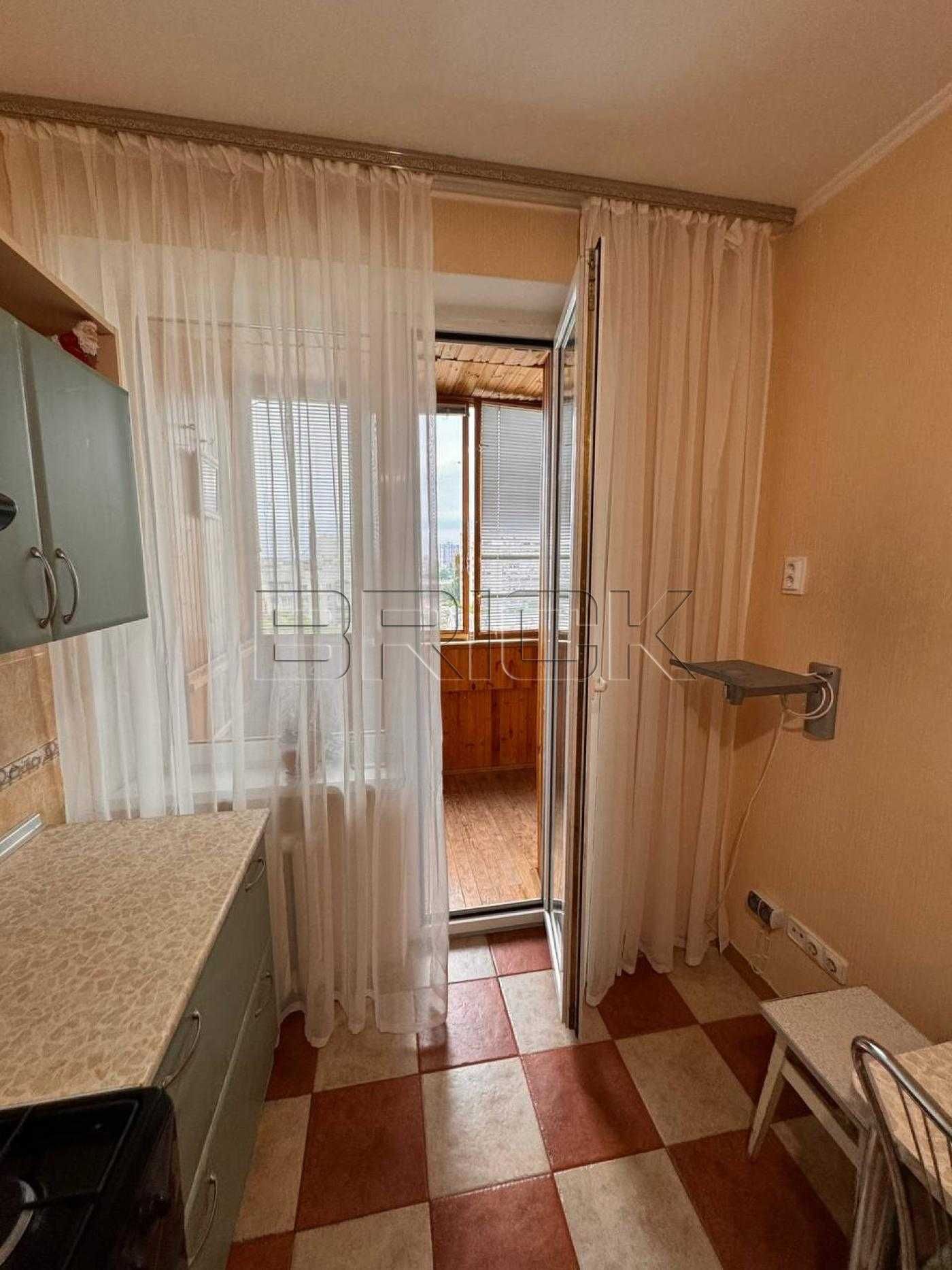 Продаж 2-к квартири / вул. Суворова 11 / 135 000 USD / 62м2