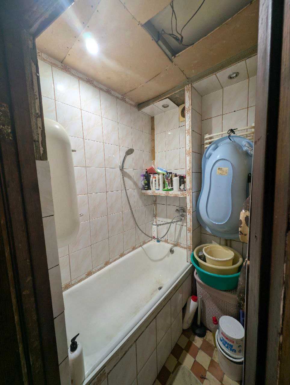 Продам 2к квартиру з ремонтом в центрі вул Короля Данила.Газове опал.