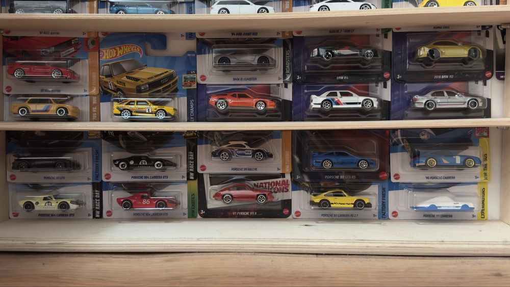 Hot wheels 178 sztuk karty tylko całość wysyłka lub odbiór osobisty