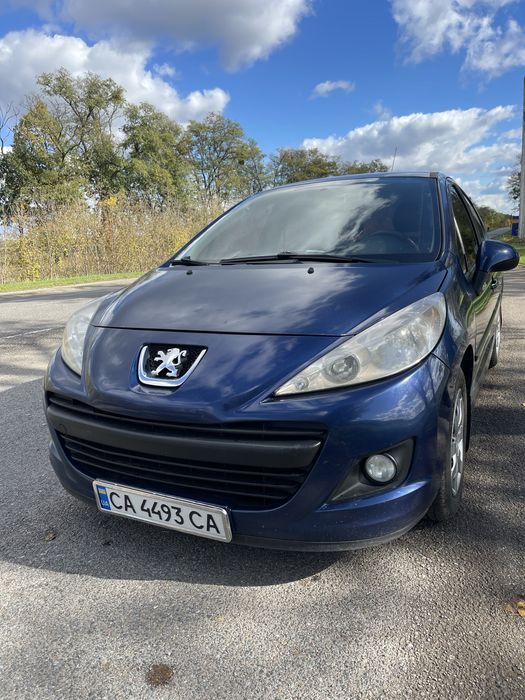 Автомобіль Пежо 207