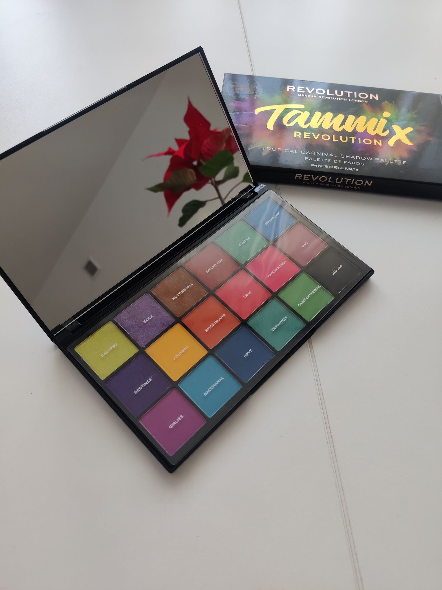 Makeup Revolution X Tammi Tropical Carnival Palette paletka cieni