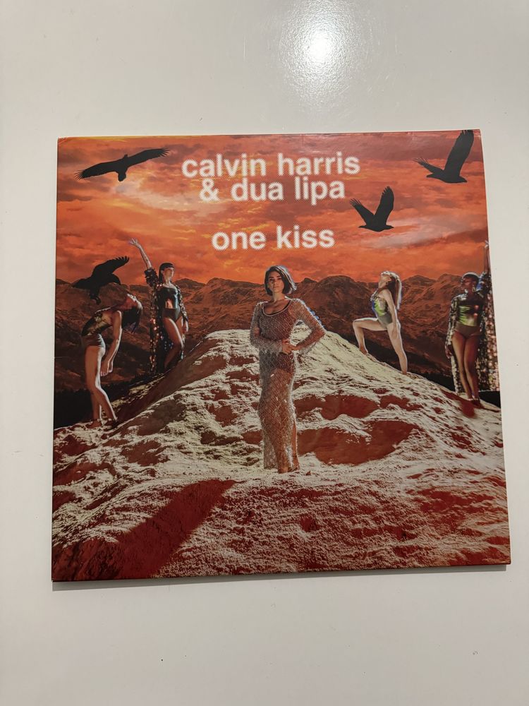 Vinil e revistas Dua lipa