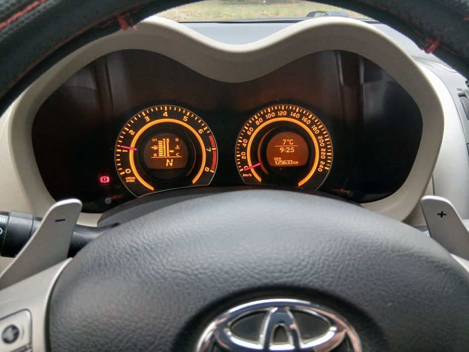 Toyota Auris 2008года