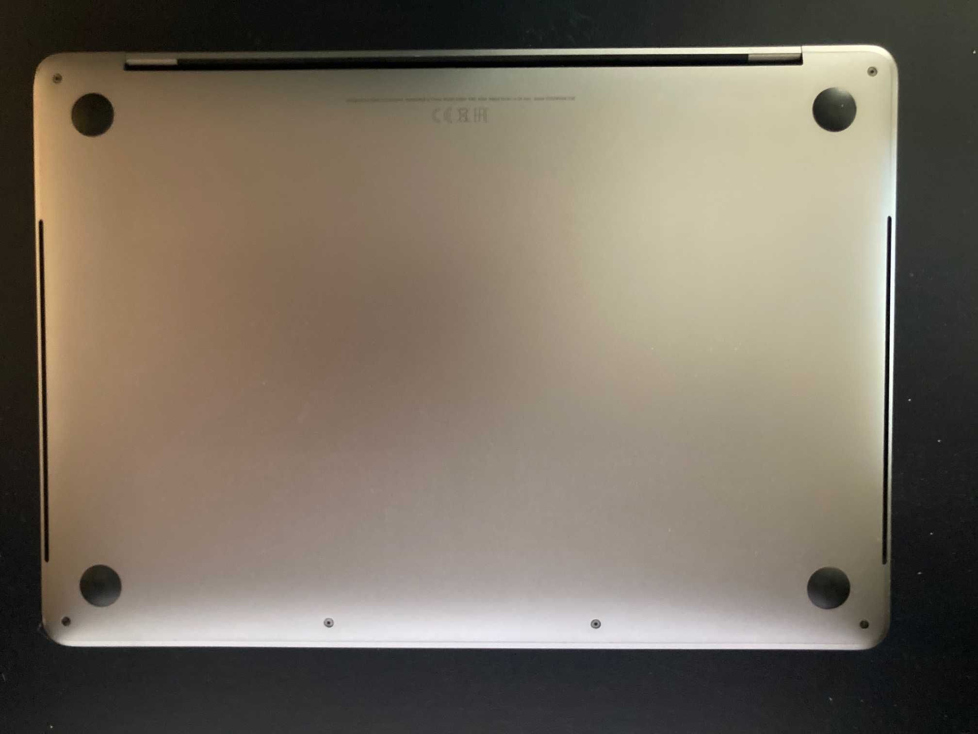 MacBook Pro 13 2019 • 2.4 GHz Core i5 • 8 GB • 256 GB