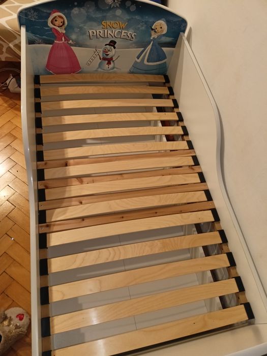 Meble dla dziecka - łóżko, biurko/stolik