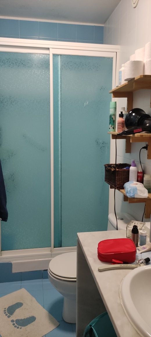 Alugo Quarto  apenas a estudante