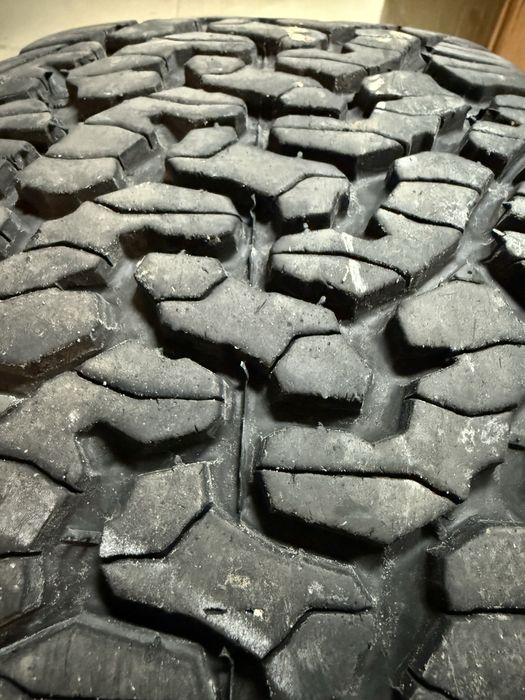 Резина BF Goodrich All Terrain KO2 275/65/17 (4шт, 22 рік)