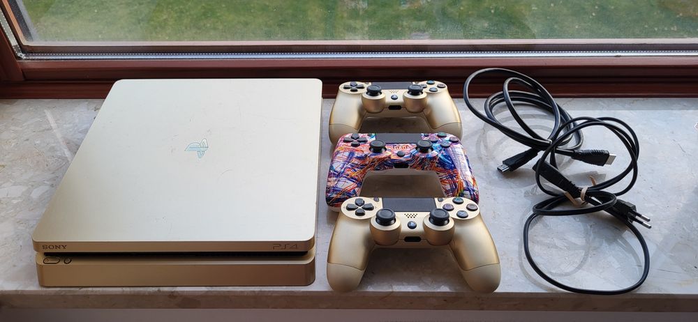 PS4 Slim GOLD Limited Edition + 3 pady + kable – 100% sprawna