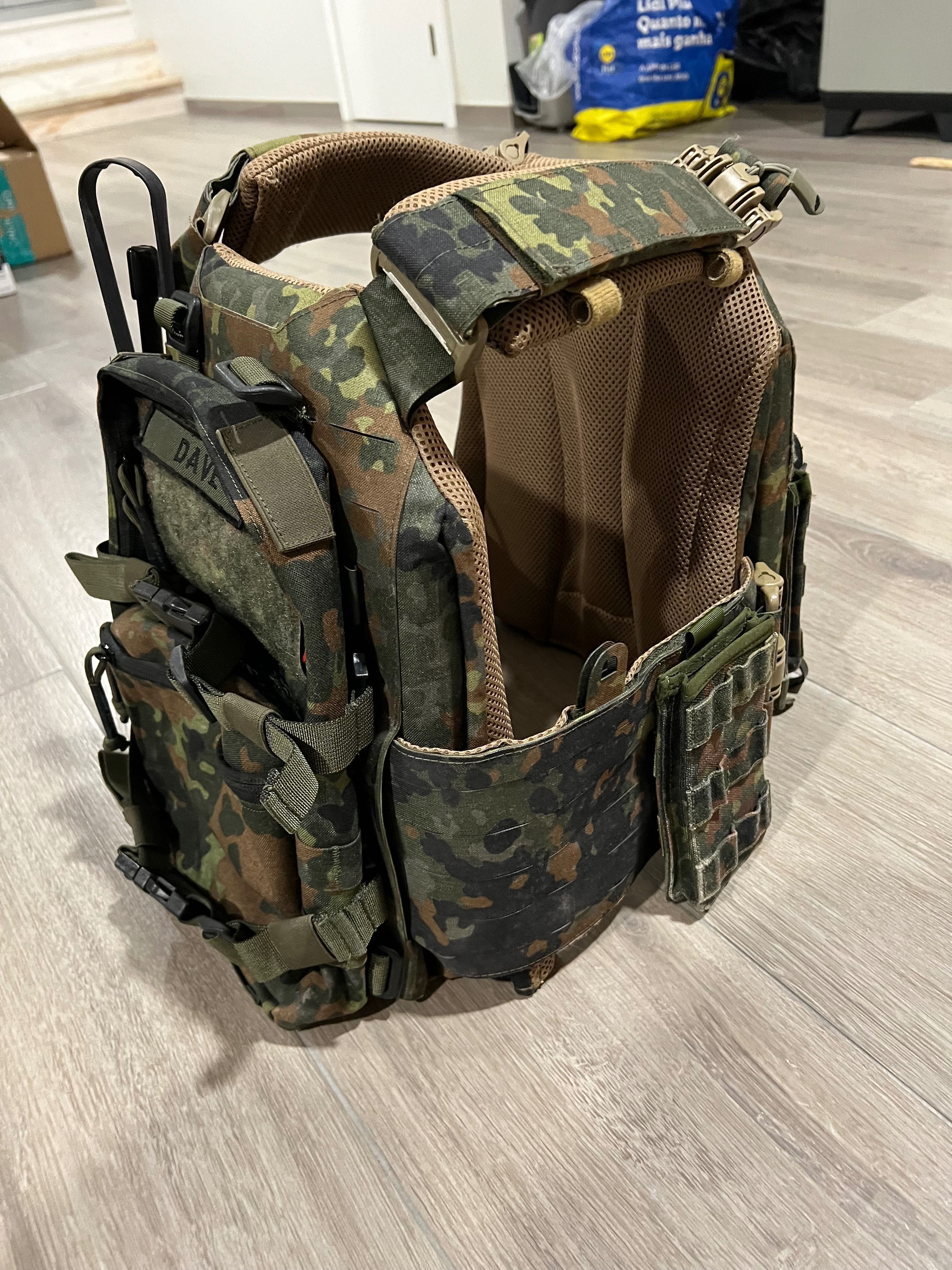 Plate Carrier CombatSystems Edição Limitada Flecktarn