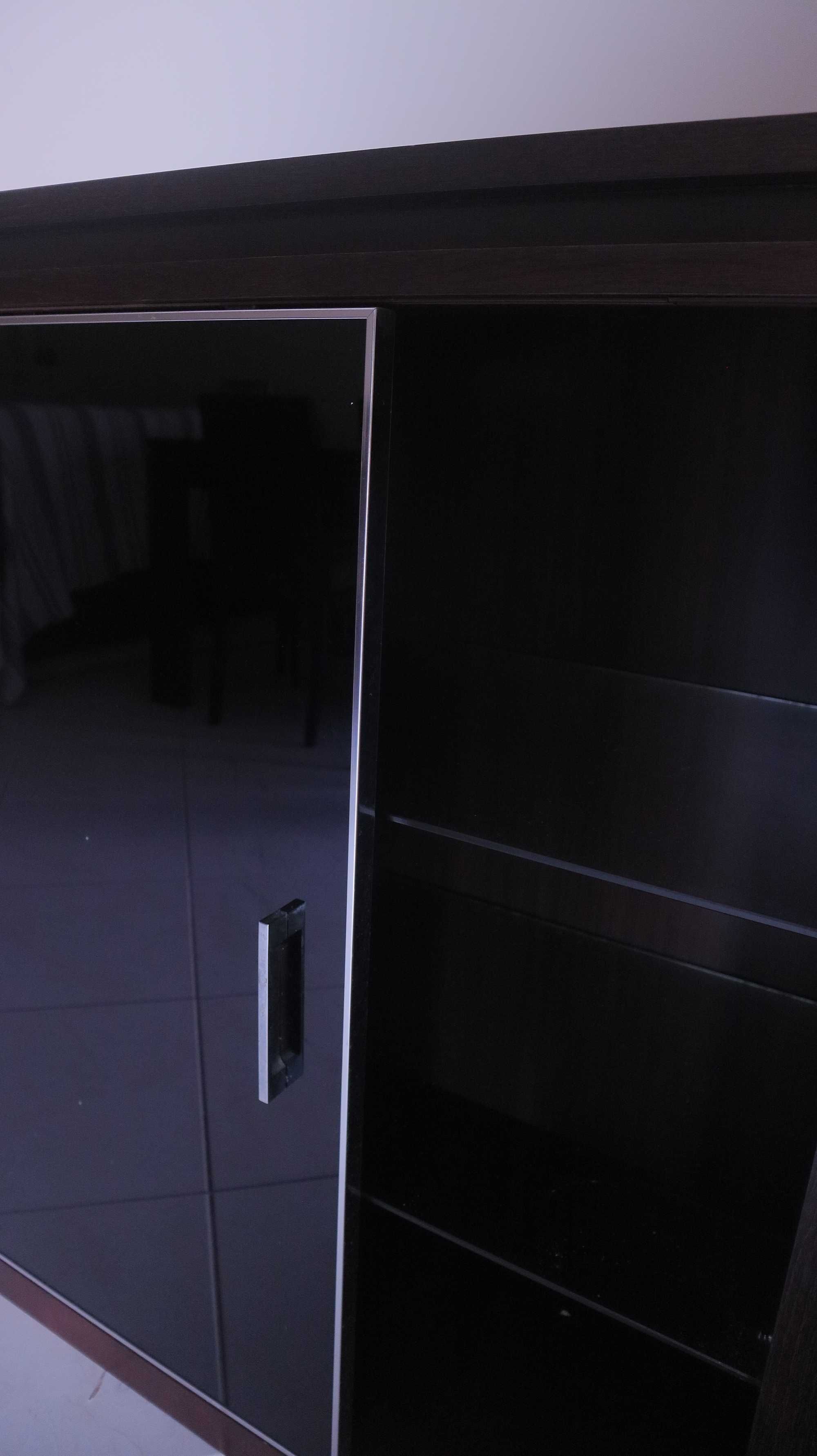 Aparador Moderno - Acabamento em Vidro e Madeira Escura