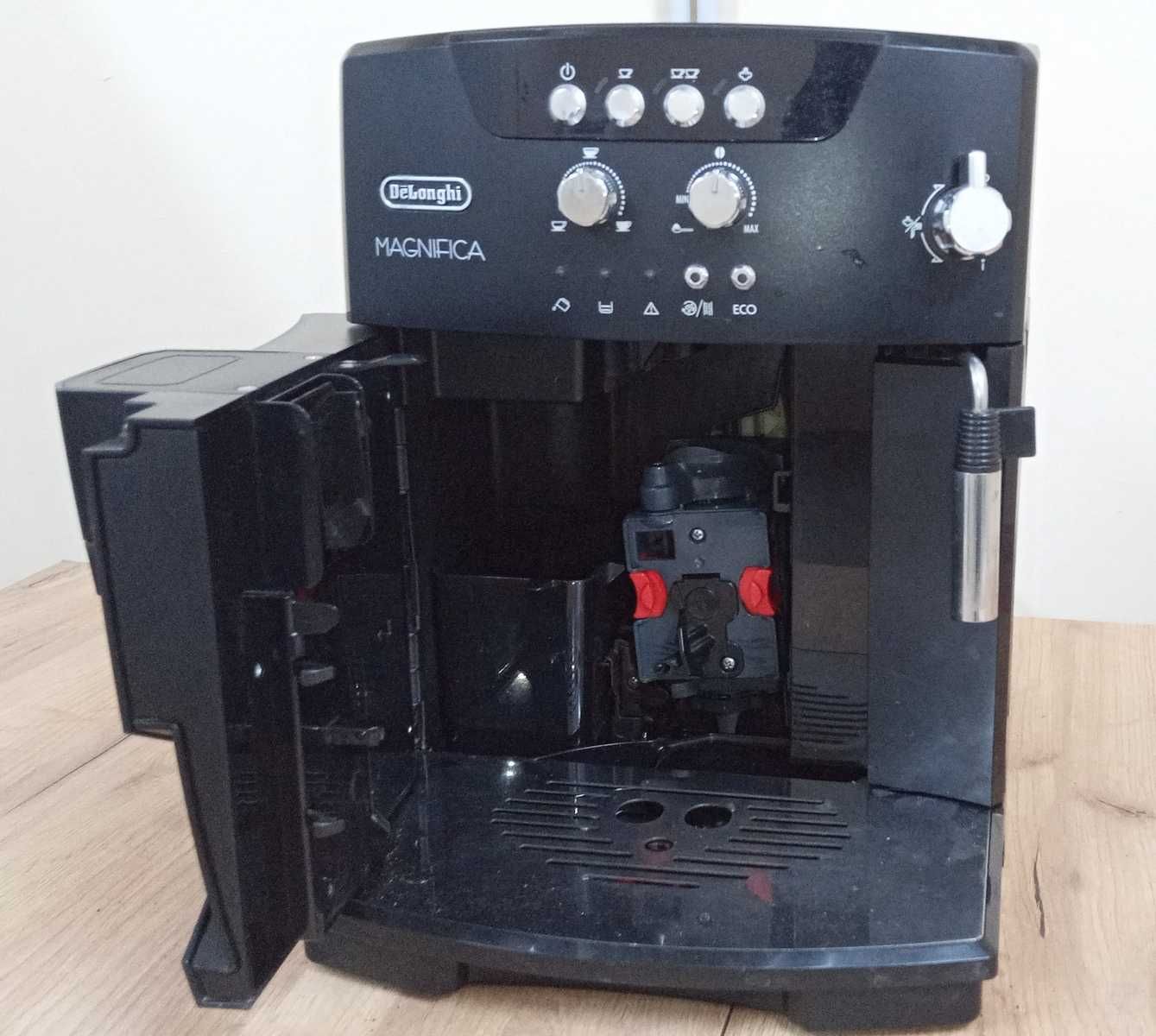 Кофе-машина, Кофеварка Delonghi ECAM 04.110S Magnifica в Чорноморске