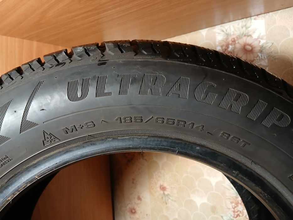 Продам майже нову резину, гума goodyear зимова, r14-185/65.