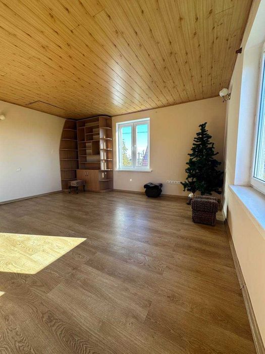 Будинок в Великодолинському