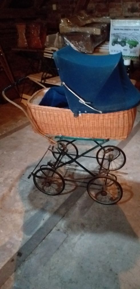 Wózek - wiklina, do renowacji