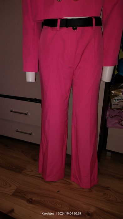 Nowy komplet damski w ślicznym kolorze fuksji rozmiar M/L