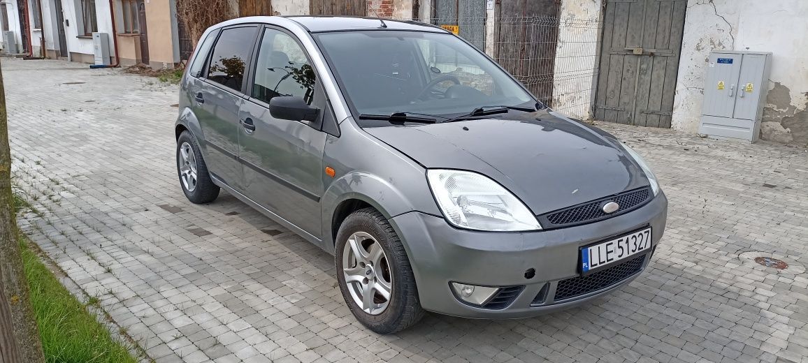 Ford Fiesta mk6 1.4  2002 benzyna  ważne opłaty