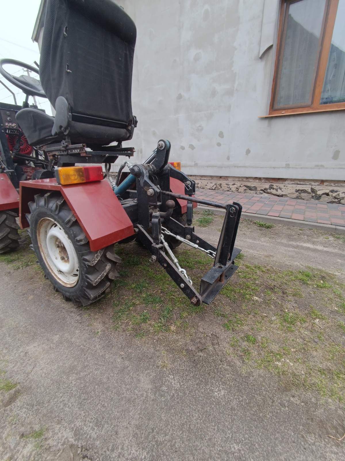 Продам тракторця.