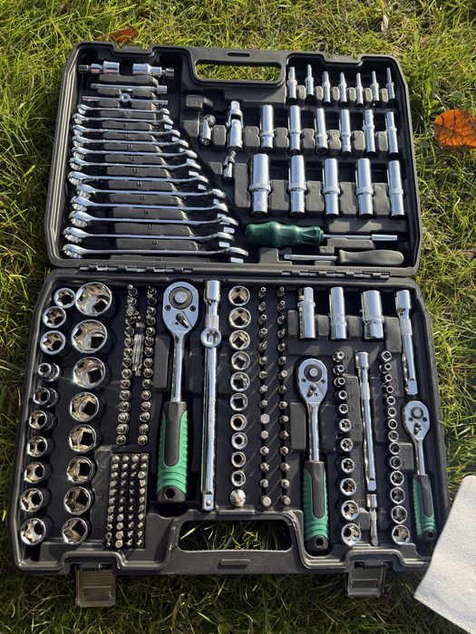 Klucze nasadowe zestaw 216 elementów nowe