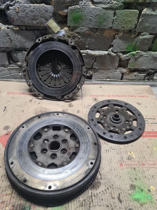 Маховик демпферний зчеплення Ford Fiesta MK6 1.4 TDCI 2S616477BA Форд