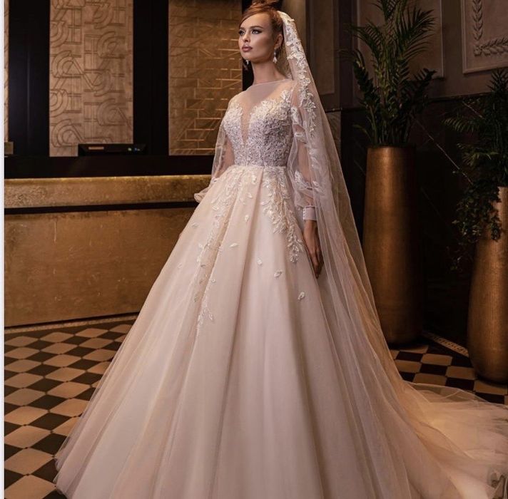 Весільна сукня, плаття пишна, довга, шикарна