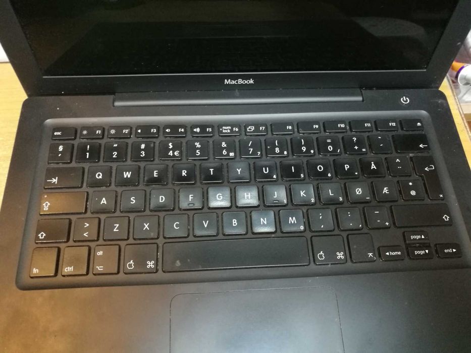 Непрацюючий  macbook a1181