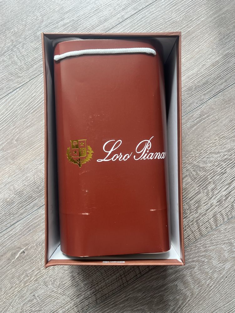 Лофери (мюлі) із відкритою п'яткою. Loro piana