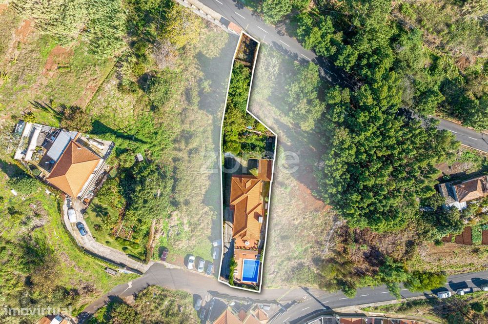 Moradia T3 no Sítio dos Moinhos, Caniço – Piscina, Espaço e Vista m...