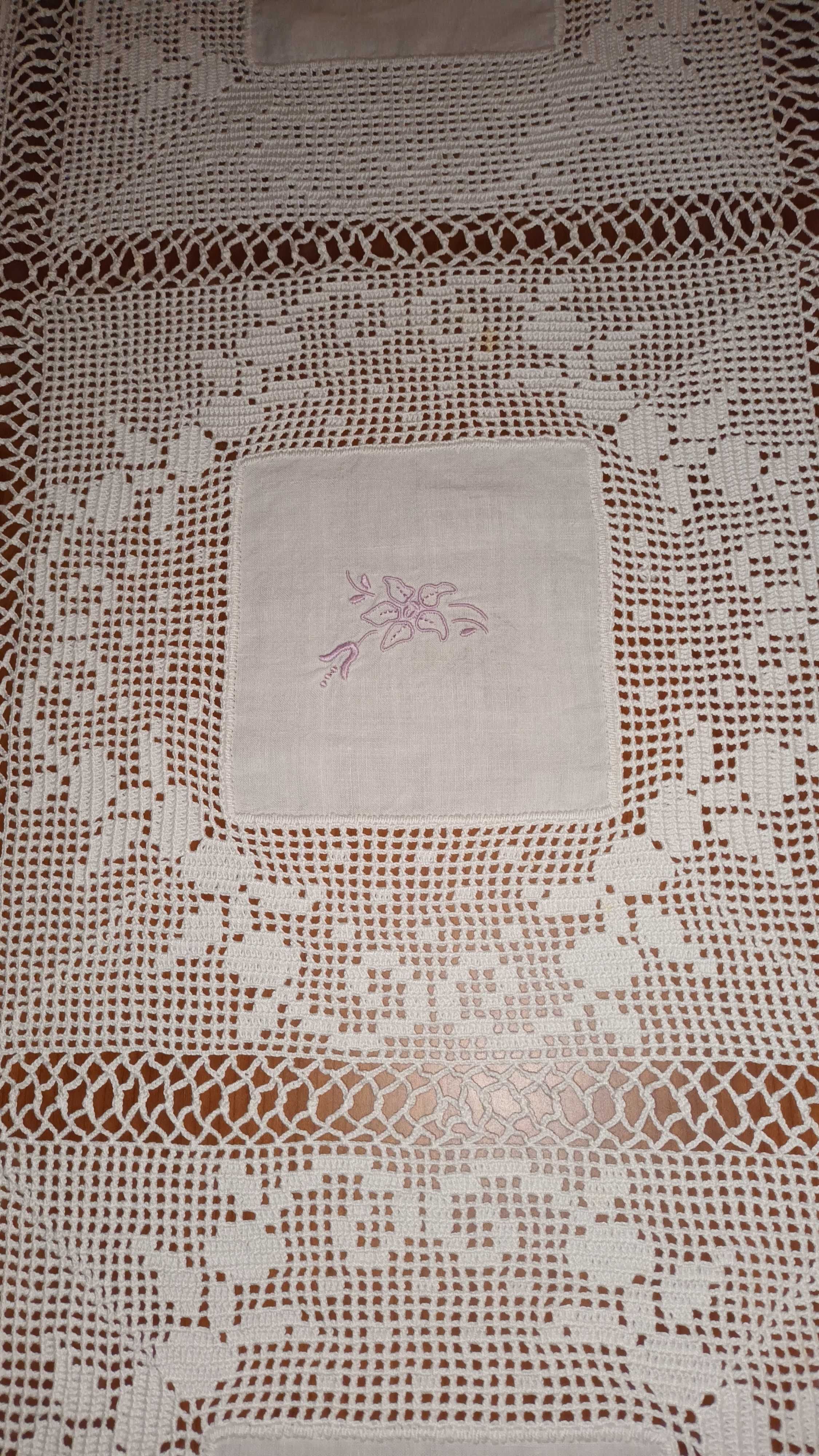 Toalha de mesa - linho antigo, renda e bordado