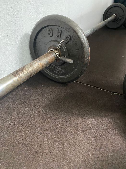 Conjunto musculação 1 barra + 2 barras halteres + 8 discos 5 kg