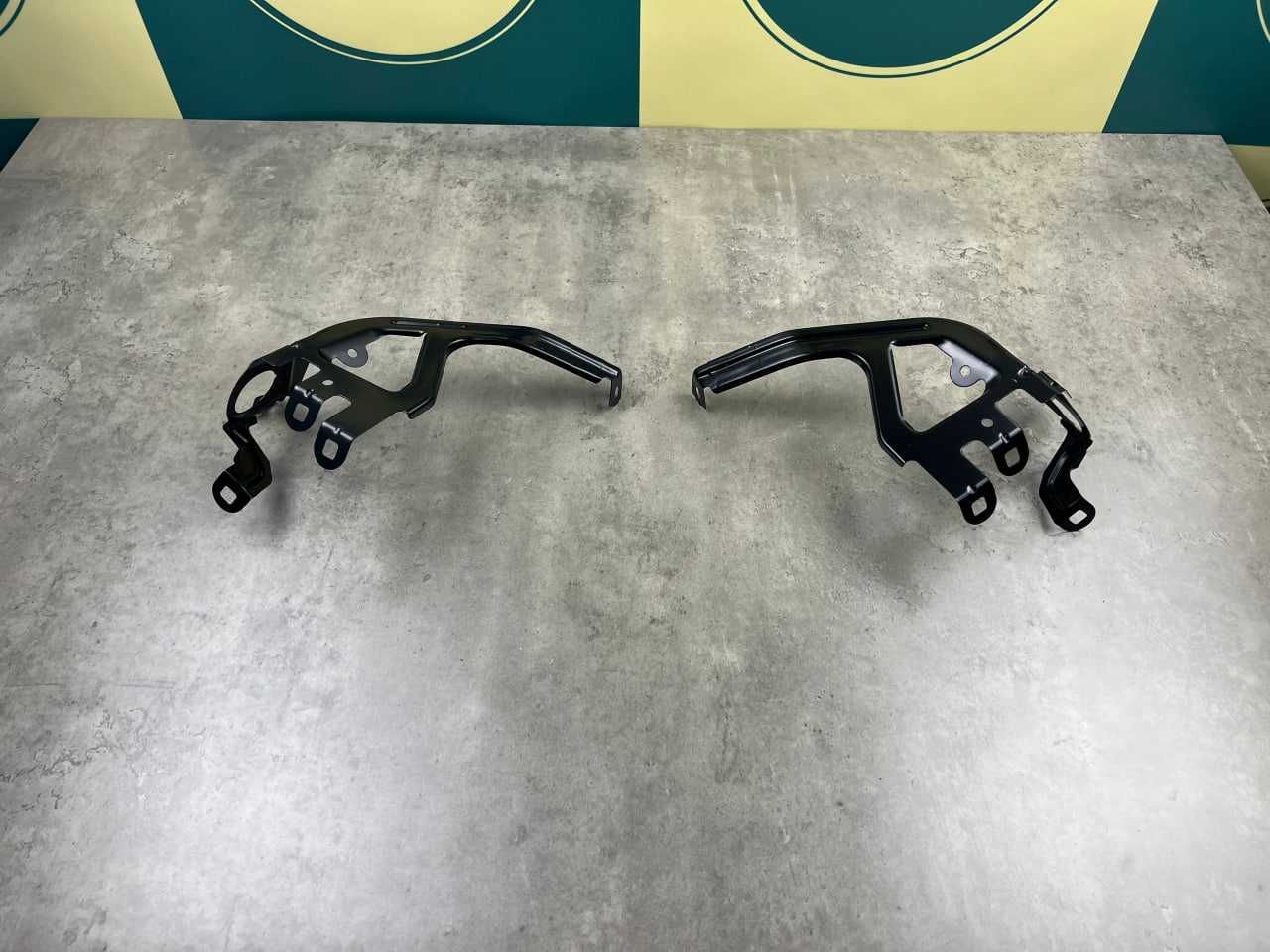 Кронштейн переднього крила BMW 5 (F10/F11) 41357207210 / 41357207209