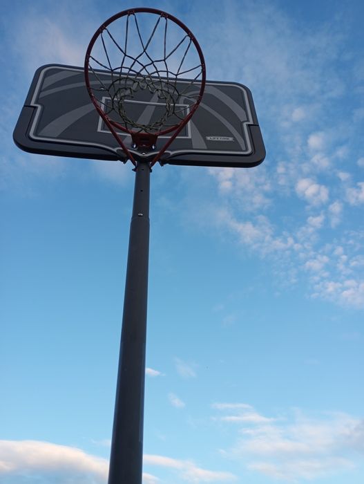 Kosz do koszykówki wysoki