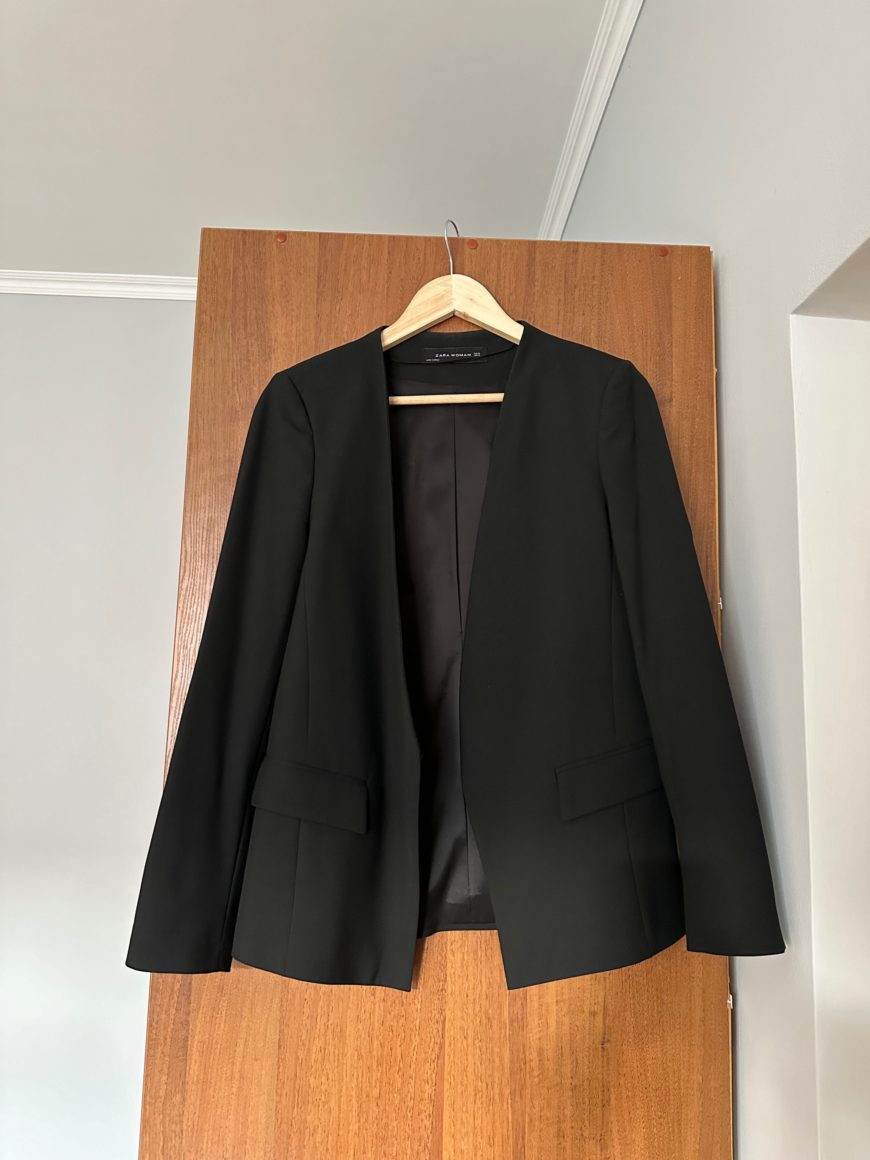 Черный пиджак Zara