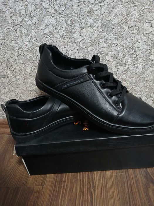 Кеди класичні чоловічі чорні шкіряні, розмір 45