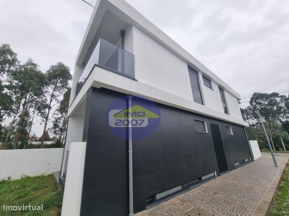 Moradia T4 em Guetim