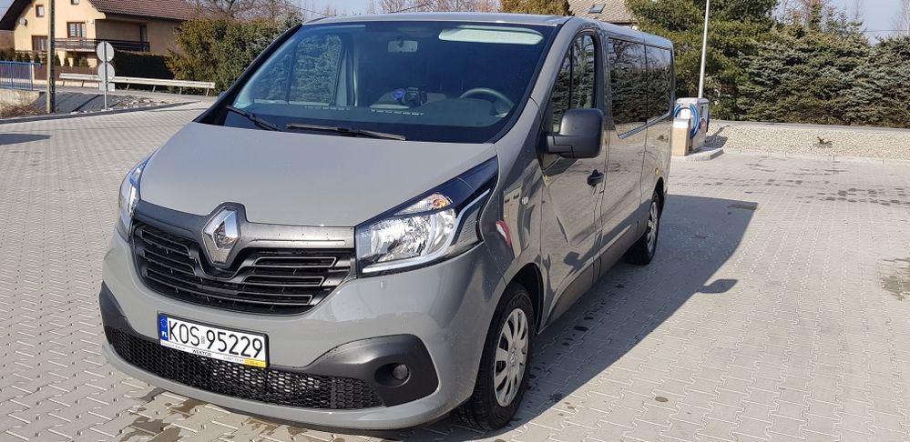 Wynajem busa busów 9 osobowych Renault Trafic/Wypożyczalnia Chrzanów