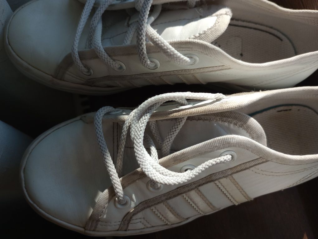 Кожаные кроссовки Adidas 35