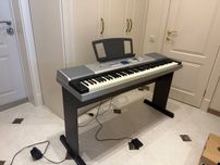 Продам електронне фортепіано Yamaha DGX-520 Portable Grand