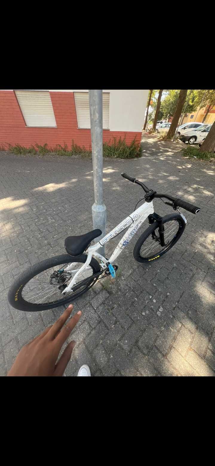 Vendo bicicleta Berg stuka 9.2 TROCO POR PC OU NOTEBOOK GAMER