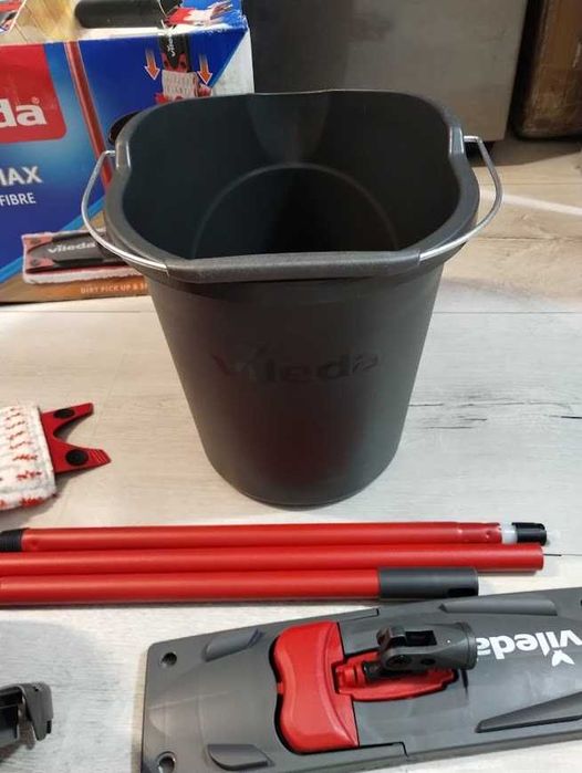 Vileda Zestaw mop płaski z wiadrem i wyciskaczem Ultramax BOX