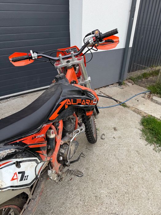 Cross alfarad 250