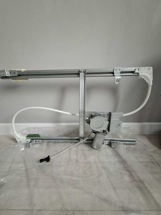 Склопідйомник, стеклоподьемник НОВИЙ на Рено Премиум ЕВРО 5