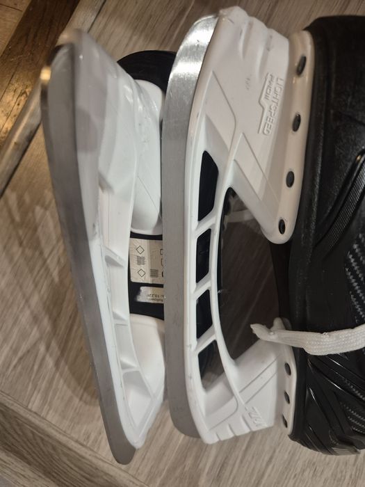 Łyżwy hokejowe Bauer PRO