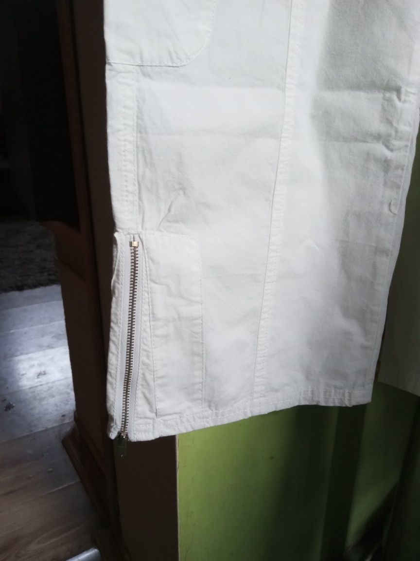 Spodnie damskie białe .