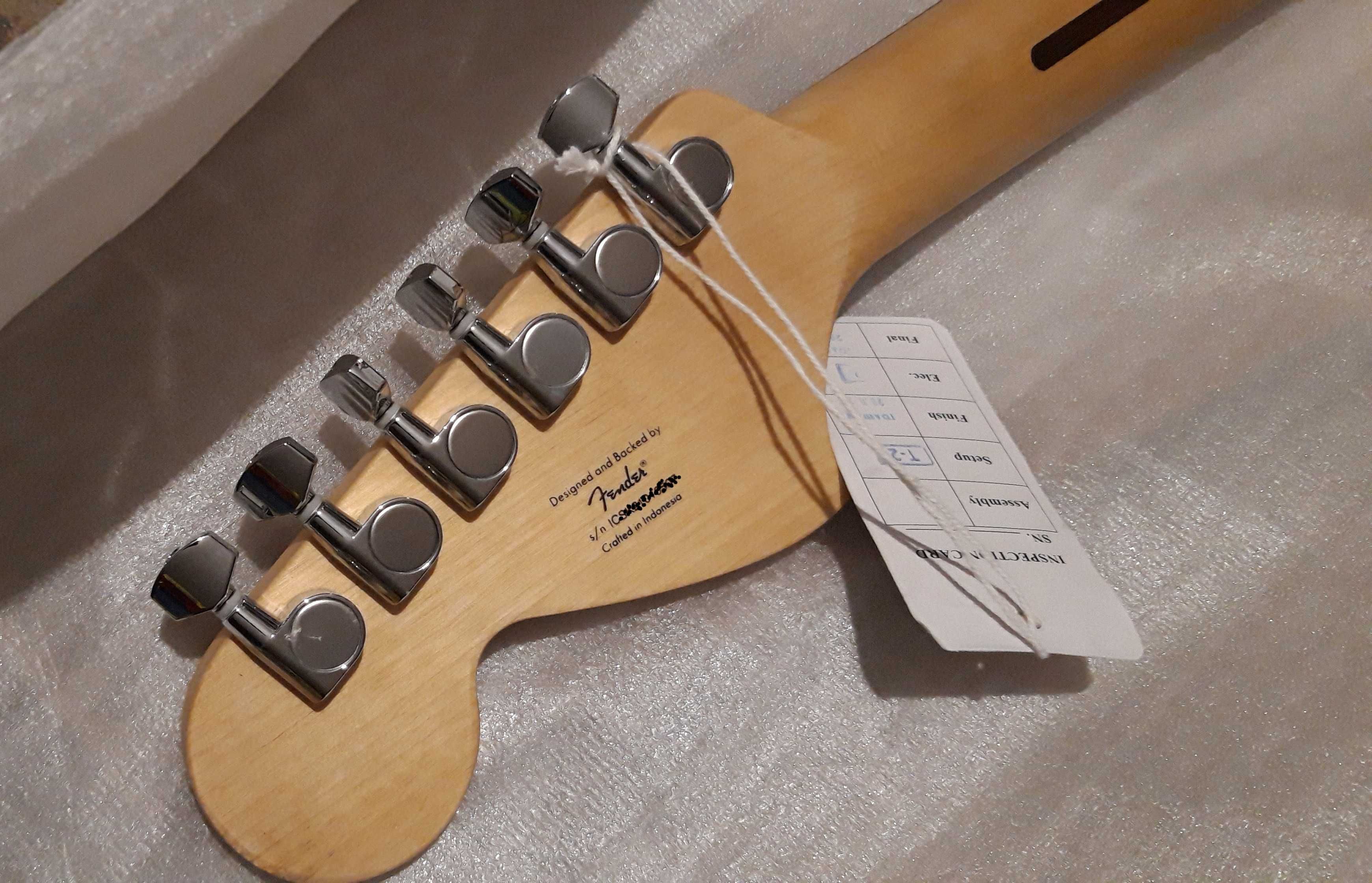 Guitarra elétrica stratocaster Squier by FENDER - Artigo NOVO.