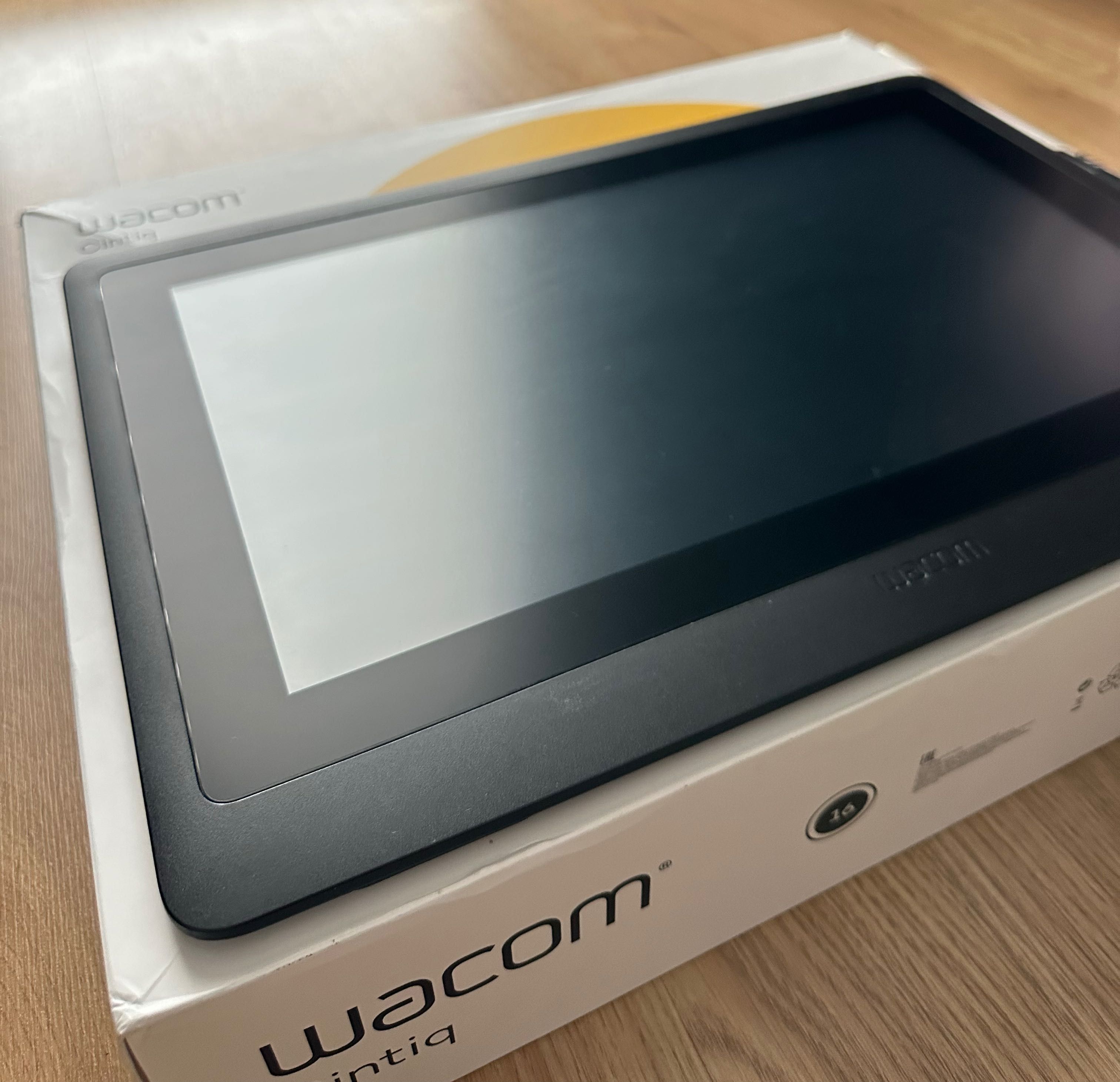 Tablet graficzny WACOM Cintiq 16