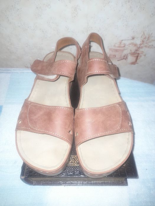 Женские босоножки б/у