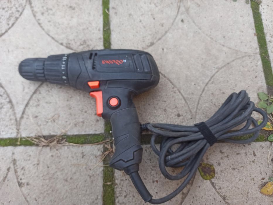 Продам шуруповерт та болгарку DniproM