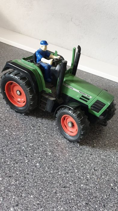 Zabawka traktor Fendt Favorit